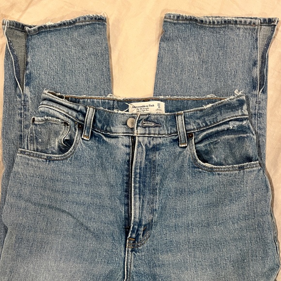 Abercrombie & Fitch Curve Love 90s Straight Jeans - Picture 2 of 4